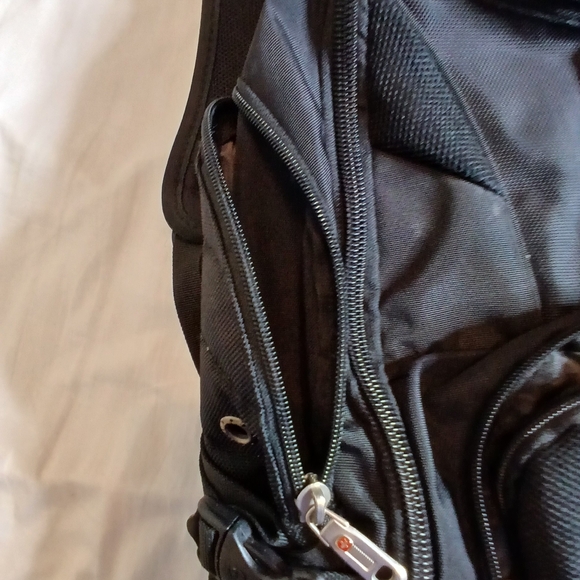 .SwissGear ScanSmart Laptop Backpack Black 17" Airflow. - Picture 15 of 16